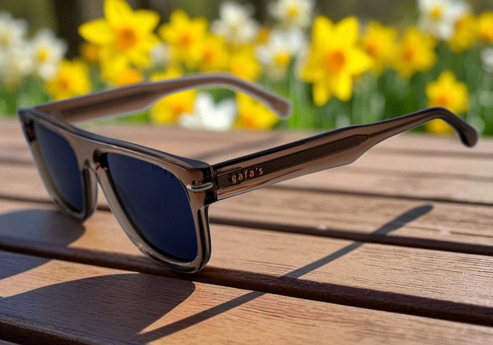 Sheet Sunglasses with Flash Glasses